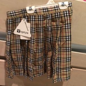 pleated plaid (burberry print) skirt